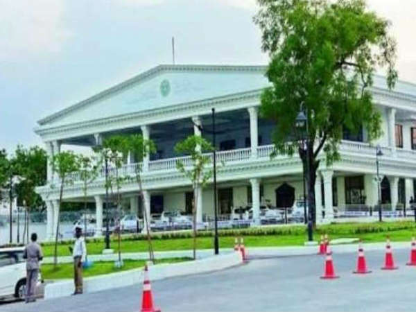പ്രഗതി ഭവന്റെ ചെലവ്