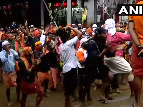 ശബരി എക്‌സ്പ്രസില്‍ യുവതികള്‍ വരുന്നു