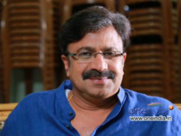 ആരുടെ ആള്‍?