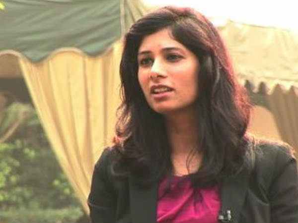 റിസര്‍വ് ബാങ്കിന്റെ സാമ്പത്തിക ഉപദേശകസമിതി അംഗം 