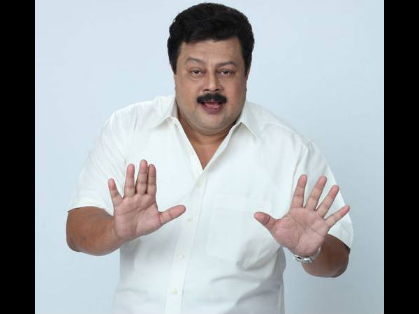 മുങ്ങി നടന്ന് നടൻ 