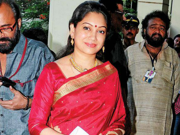 അംഗമല്ലാതിരുന്നിട്ടും അംഗമല്ലാതിരുന്നിട്ടും