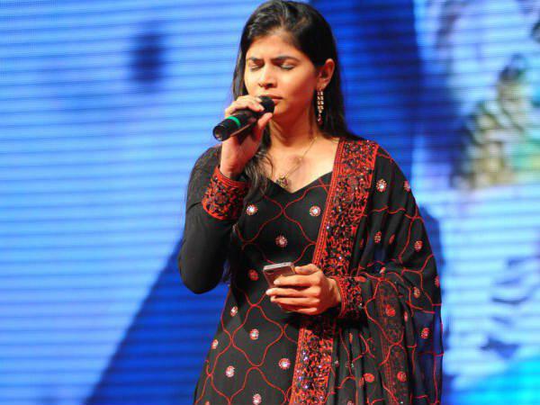 സ്ത്രീകളും