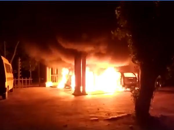 പിന്നിൽ സംഘപരിവാർ?