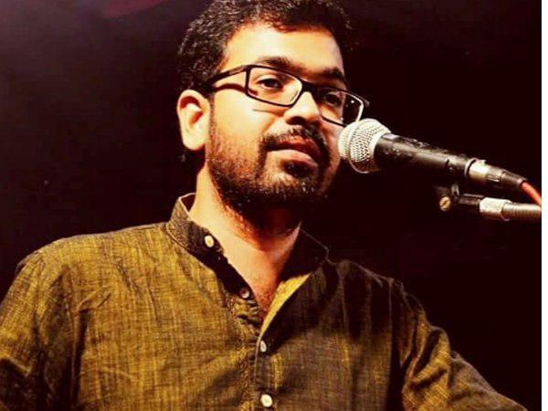 ചരിത്രം തിരയടിക്കുന്നു