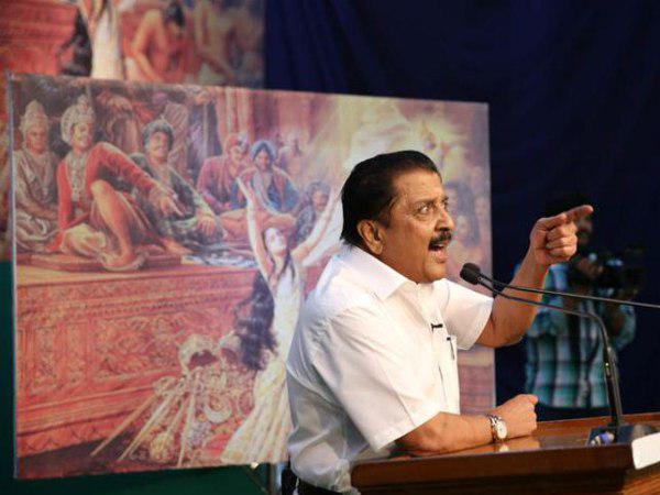  സ്ത്രീയാണ്