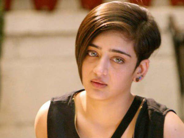 ചിത്രങ്ങൾ കൈമാറി ചിത്രങ്ങൾ കൈമാറി