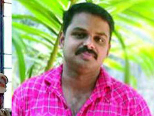 പോലീസിനെ വെട്ടിച്ച്