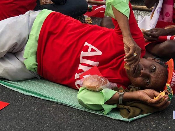 നാനാതുറകളിൽ നിന്നുള്ളവർ