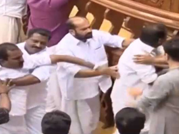 ബലപ്രയോഗം പ്രതിപക്ഷത്ത് നിന്ന് തന്നെ