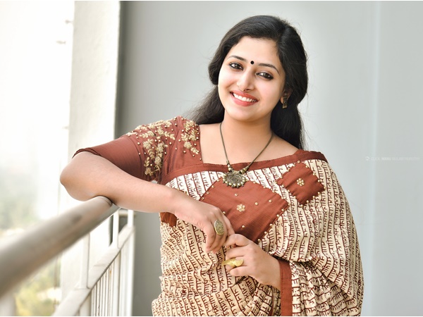 അനുസിത്താരയും അനുസിത്താരയും