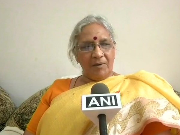  മുഖ്യമന്ത്രി