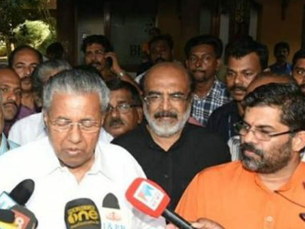 കമ്യൂണിസം സംസാരിക്കാന് കമ്യൂണിസം സംസാരിക്കാന്