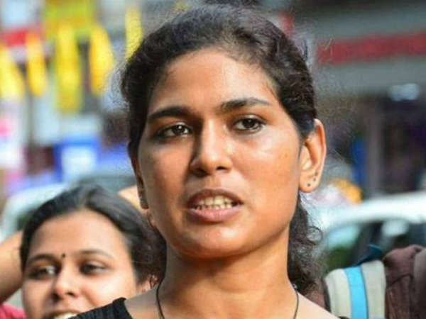 ആദ്യം ശബരമലയിലേക്ക് 