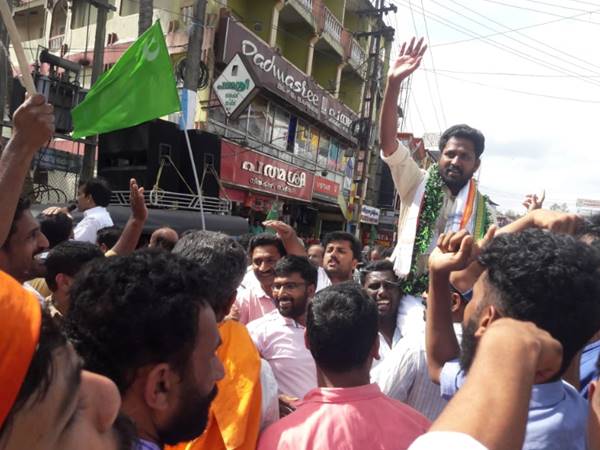 17 സീറ്റുകള്‍ വീതം 