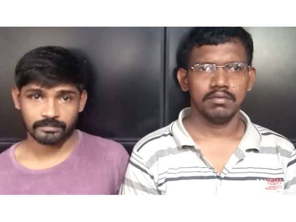 സ്വര്ണവും പണവും മോഷ്ടിച്ചു സ്വര്ണവും പണവും മോഷ്ടിച്ചു