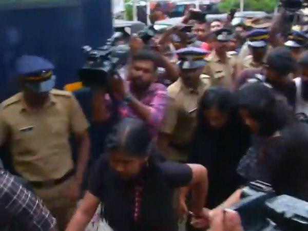 ശബരിമലയില്‍ പോകണം