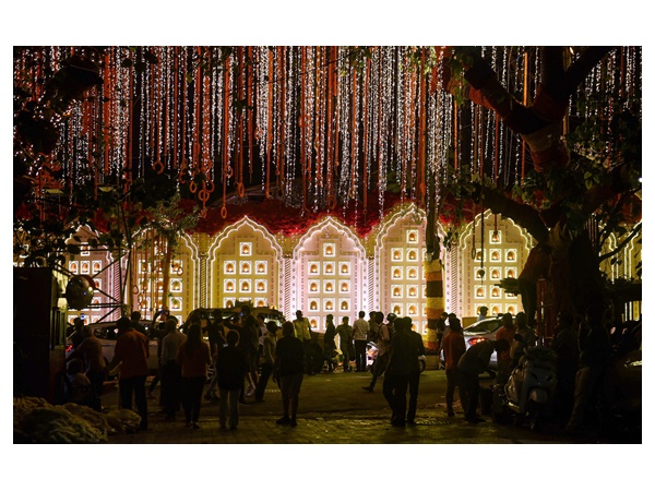 അഞ്ച് നിലകളിലായി അഞ്ച് നിലകളിലായി