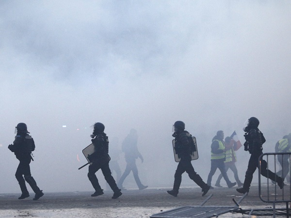 അടിയന്തരവസ്ഥ?