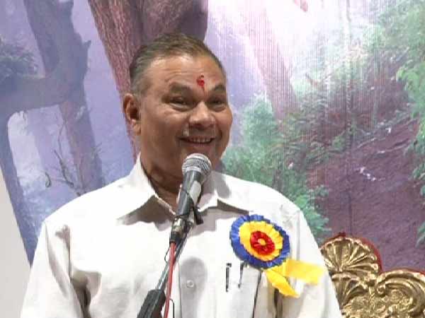 കടുത്ത മോദി വിമർശകൻ 