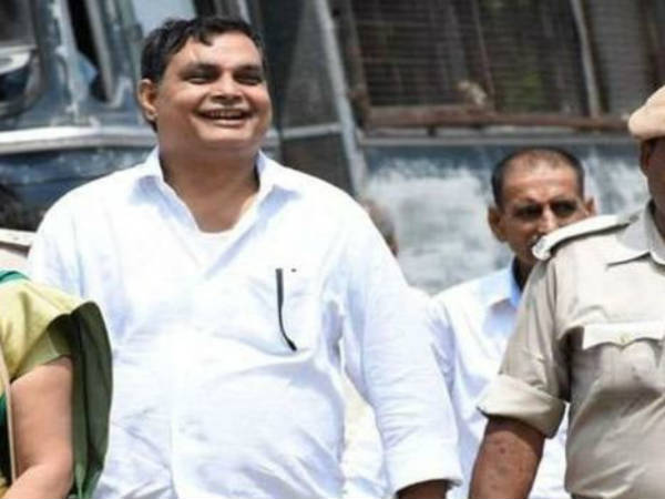 ക്രൂരത ഇങ്ങനെ ക്രൂരത ഇങ്ങനെ