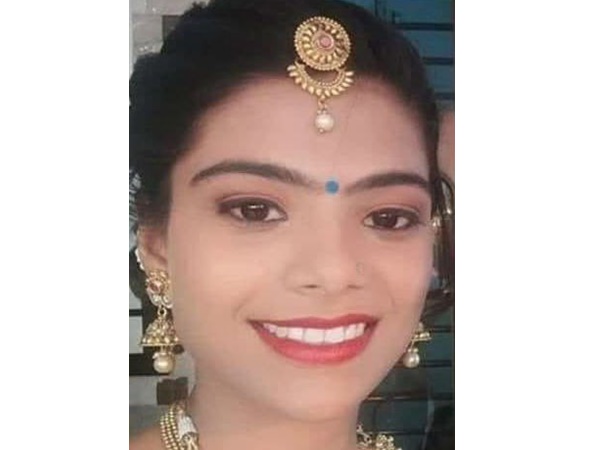 സഹോദരിയുടെ സഹപാഠി