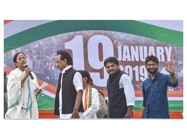 സമരമുഖത്തെ പോരാട്ടം