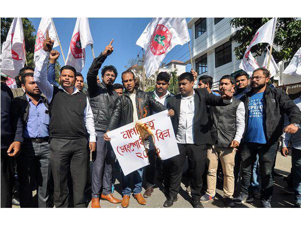  ബിജെപിക്കെതിരെ