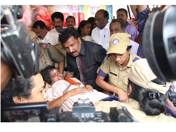  വിട്ട് നിന്നത് ചര്‍ച്ചയായി