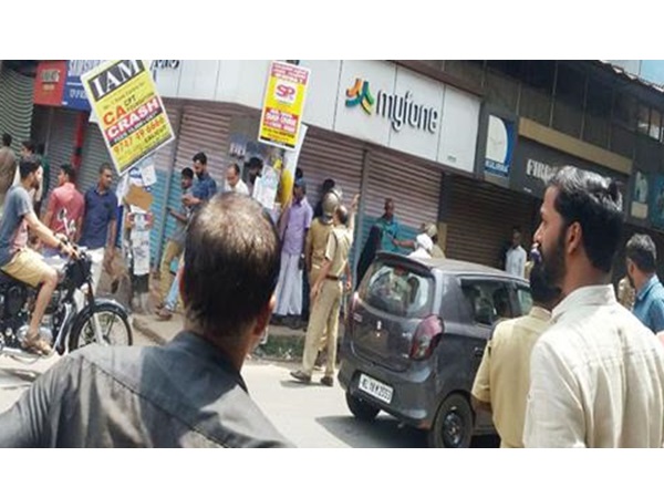 അറസ്റ്റ് തുടരുന്നു