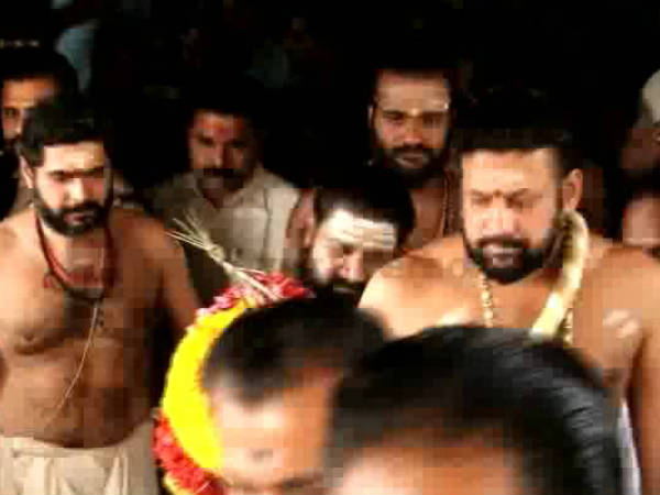 നട അടച്ച് ശുദ്ധിക്രിയ