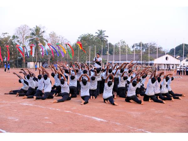 എട്ടു ഗ്രൂപ്പുകളില്‍ നിന്നും രണ്ട് ടീമുകള്‍ വീതം പ്രീക്വാര്‍ട്ടറിലേക്ക് യോഗ്യത നേടും