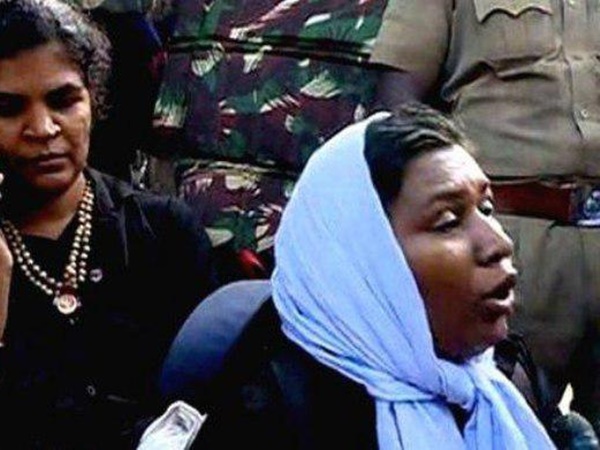 അമ്മയെ തള്ളിയിട്ടെന്ന് അമ്മയെ തള്ളിയിട്ടെന്ന്