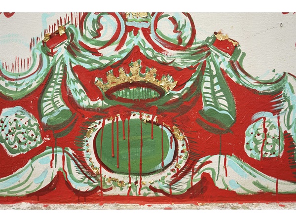 റെഡ് ക്രൗണ്‍, ഗ്രീന്‍ പാരറ്റ്