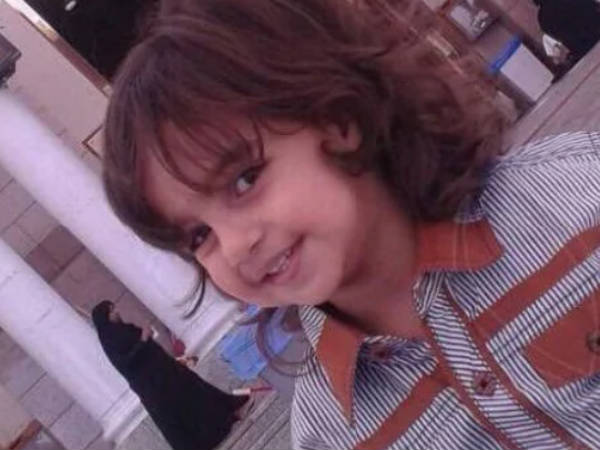 പൊട്ടിയ ഗ്ലാസ് ഉപയോഗിച്ച് പൊട്ടിയ ഗ്ലാസ് ഉപയോഗിച്ച്