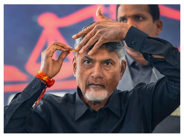 പിന്തുണയുമായി രാഹുൽ ഗാന്ധി പിന്തുണയുമായി രാഹുൽ ഗാന്ധി