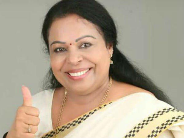 വസ്ത്ര നിർമാണ കമ്പനിയുടെ പരസ്യം