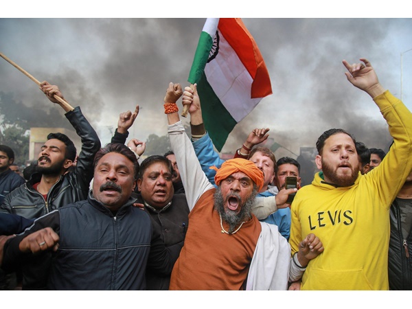 തിരിച്ചടിച്ച് ഇന്ത്യ 