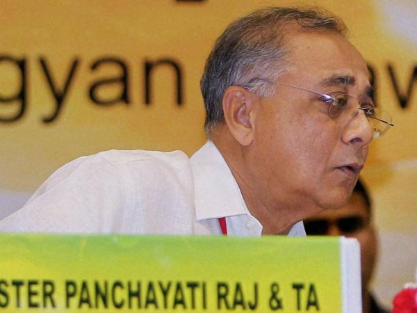 ഉമ്മന്‍ചാണ്ടിയും വീണു