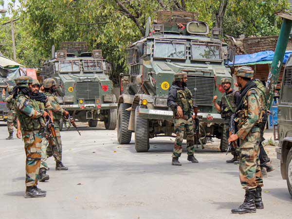 കശ്മീരിൽ അക്രമം