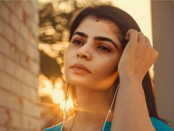 അശ്ലീല വീഡിയോകളും