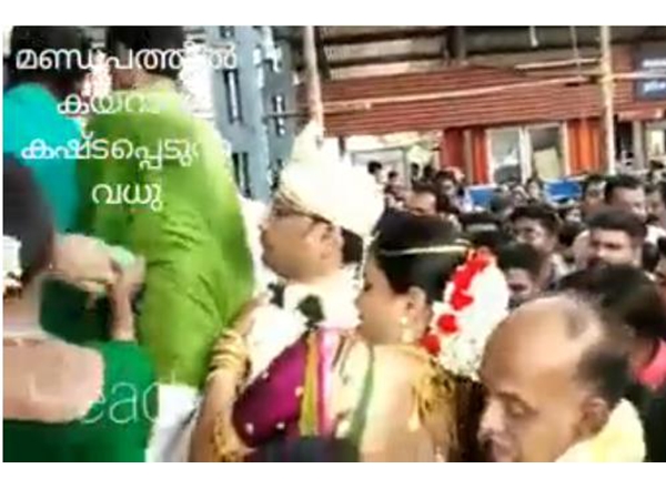 തിക്കും തിരക്കും