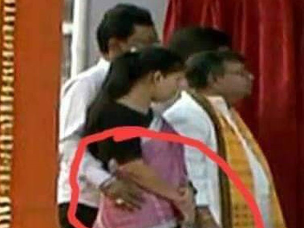 കടന്നുപിടിച്ചു കടന്നുപിടിച്ചു