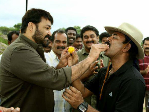 എംജിആര്‍ നിന്നത് പോലെ അല്ല