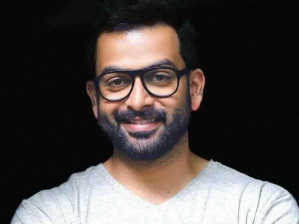  സോഷ്യല്‍ മീഡിയ