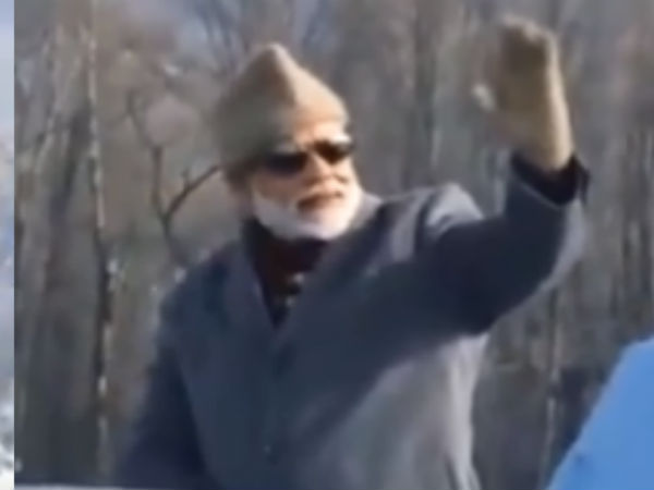 ആളില്ലാത്ത സ്ഥലത്തേക്ക് കൈവീശി മോദി