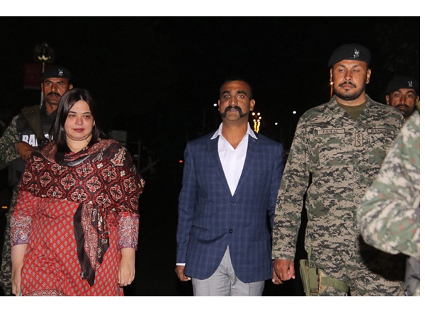 പാക് പിടിയിൽ 