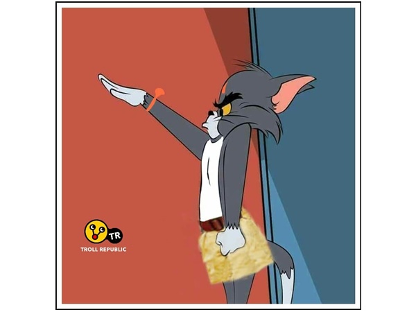 സങ്കി 'ടോം'.