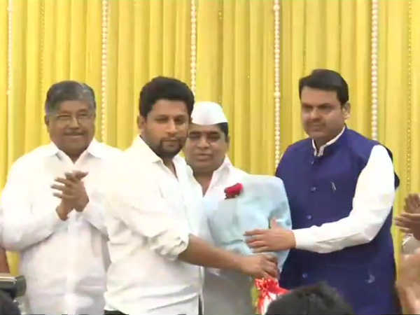  യുവാക്കള്‍ക്കിടയില്‍