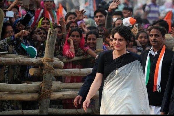  കഴുത്തില്‍ കുരിശുമാല 